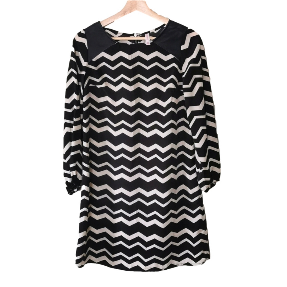 Xhilaration Black and Cream pattern dress. Size small